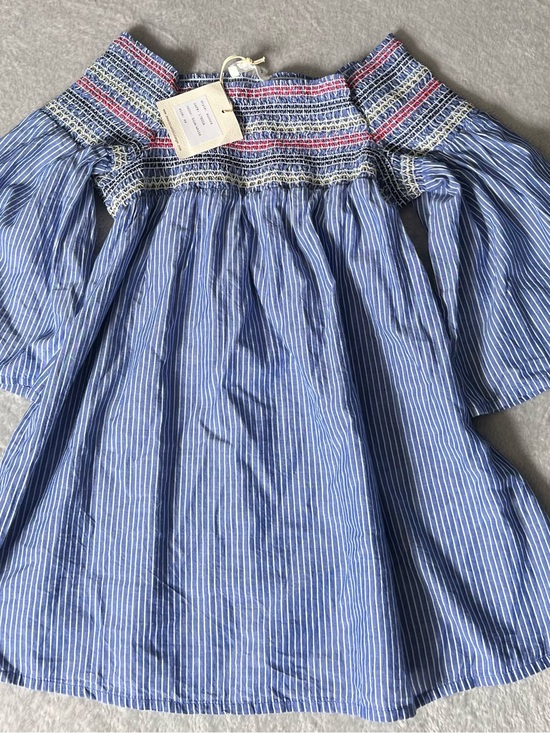 beachlunchlounge Tops - NWT Beachlunchlounge Aurora Smocked Striped Top XS
